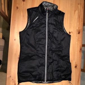 Black Women’s Under Armour vest size Medium